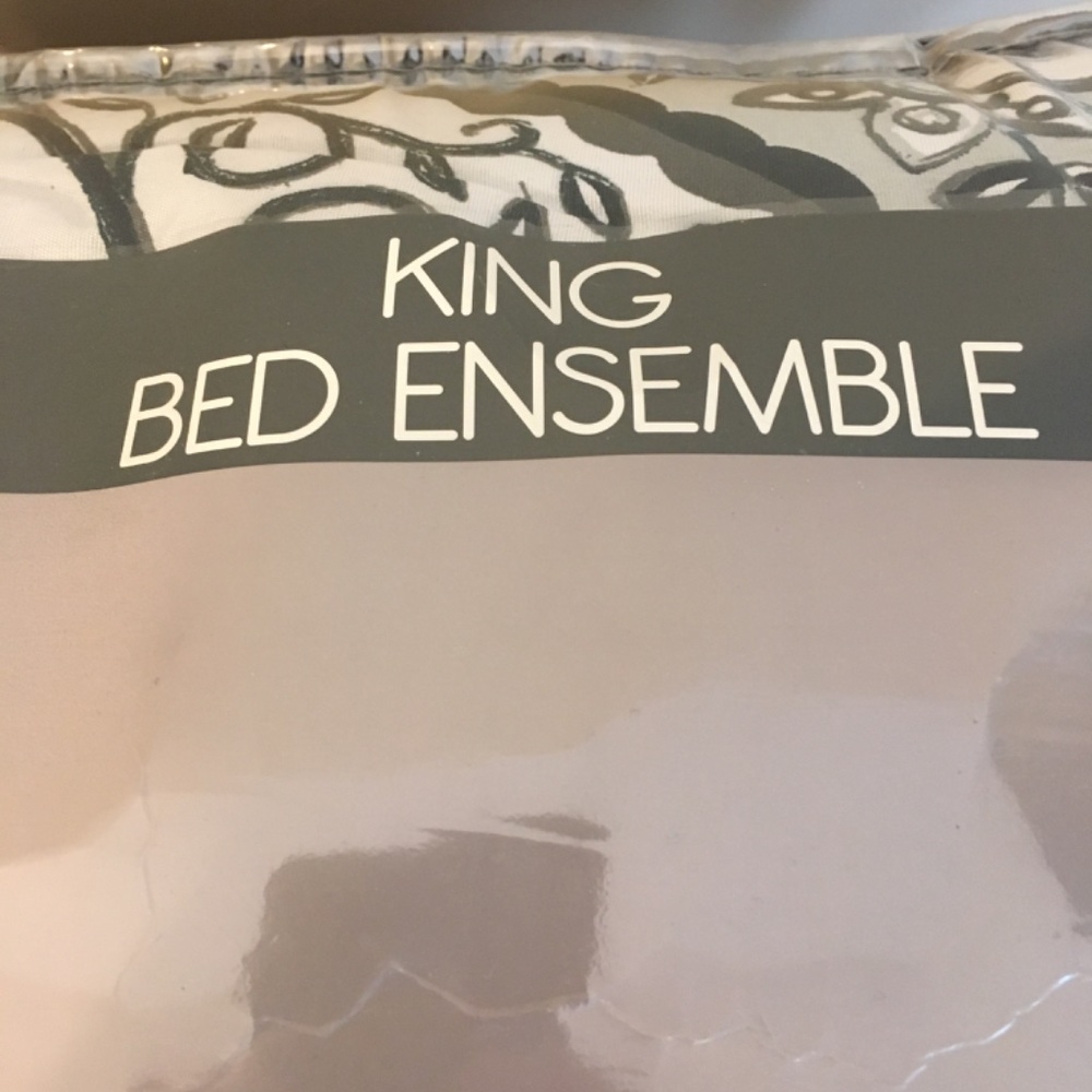 King comforter set - Picture 4 of 12